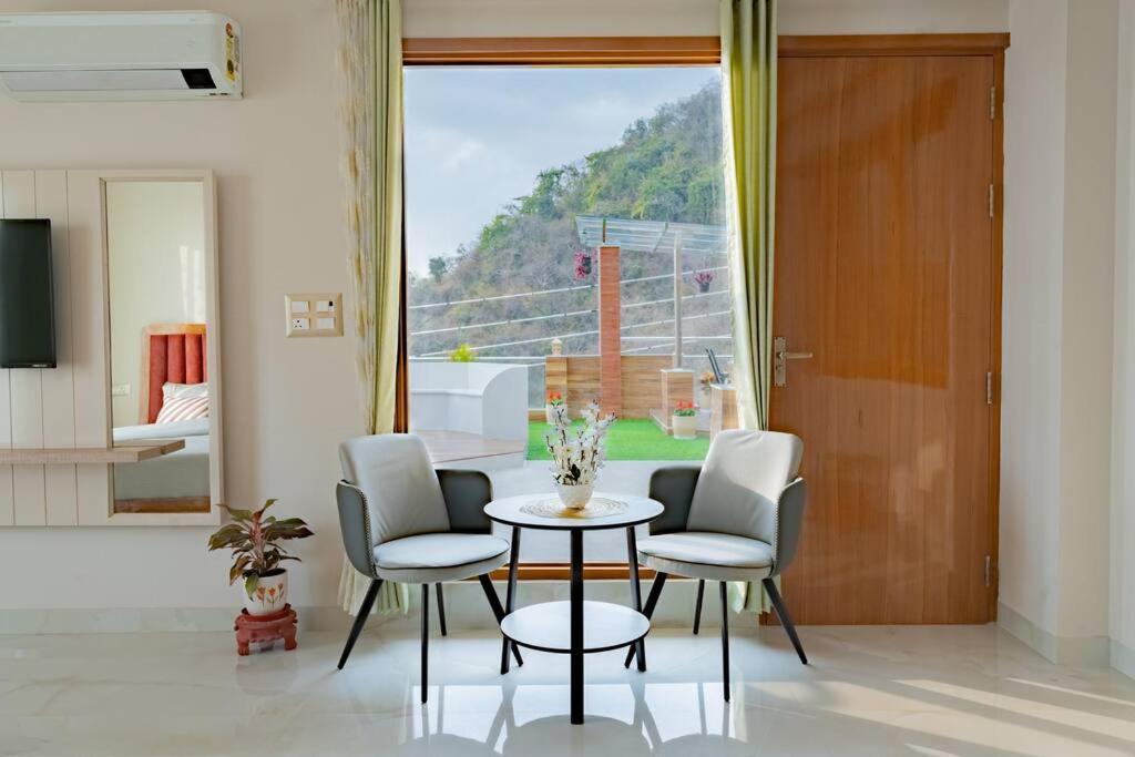 The Sage Villa - Luxury Homestay In Dehradun Extérieur photo